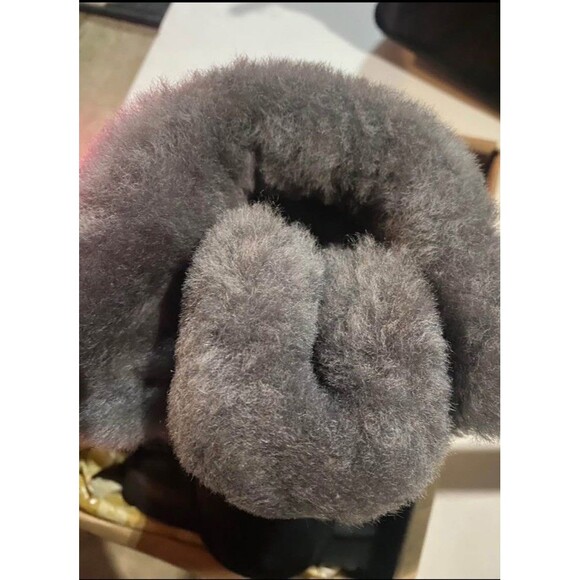 Ugg Kids Sophy Black Boots Size 10 Warm Winter Shearling - Picture 5 of 5